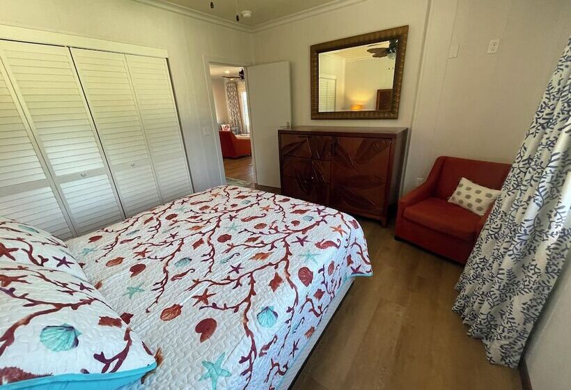 هتل Great Cistern Beach Village