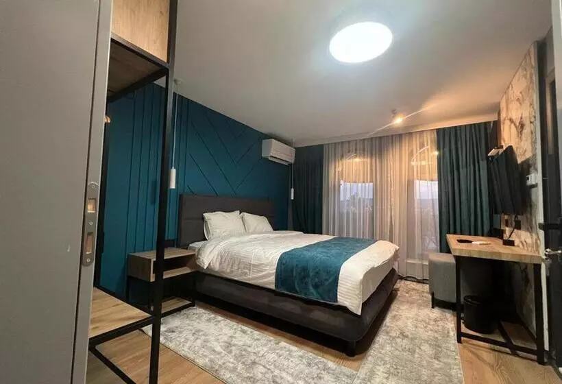 Premium Hotel, Mediterranean Food & Mezze Bar