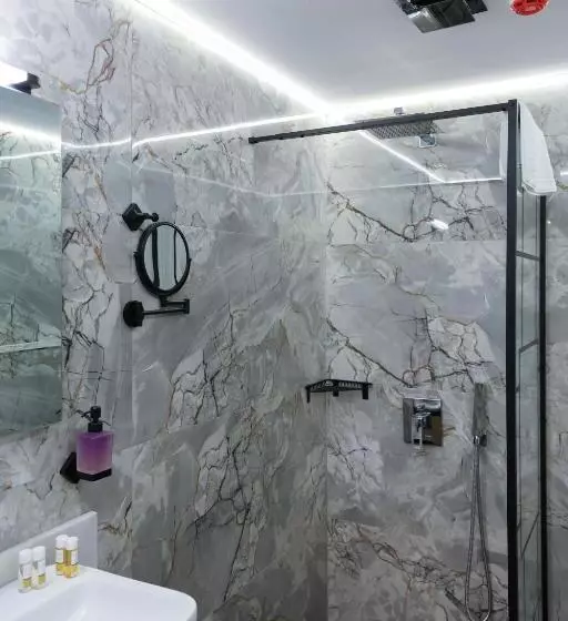 Premium Hotel, Mediterranean Food & Mezze Bar