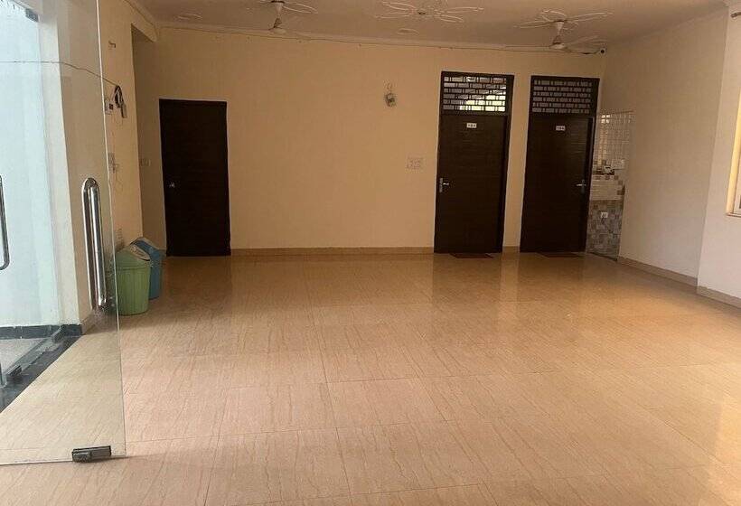 בית מלון כפרי Cleo Elegance Rooms & Banquet