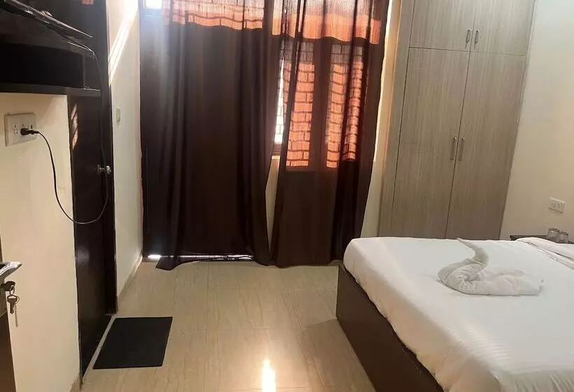 Hotelli Cleo Elegance Rooms & Banquet