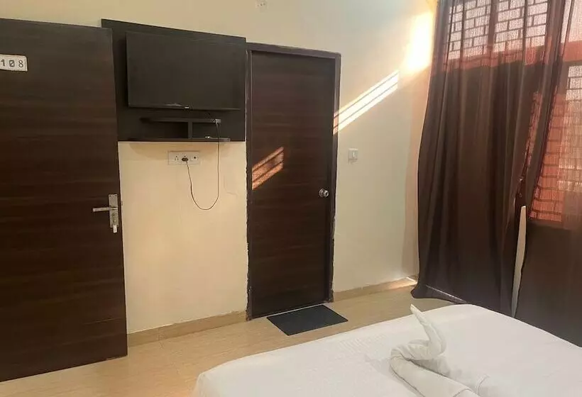 Hotelli Cleo Elegance Rooms & Banquet