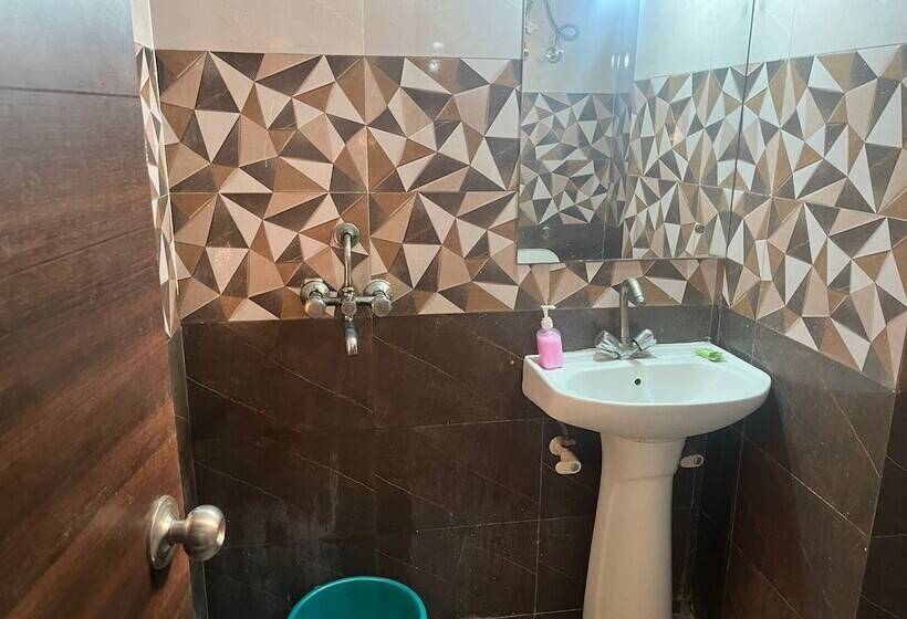 בית מלון כפרי Cleo Elegance Rooms & Banquet