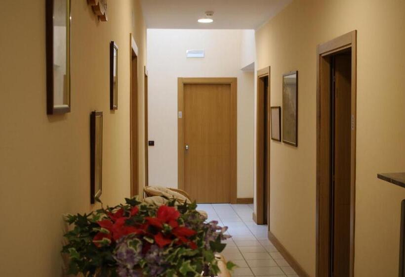 בית מלון כפרי Le Pinete