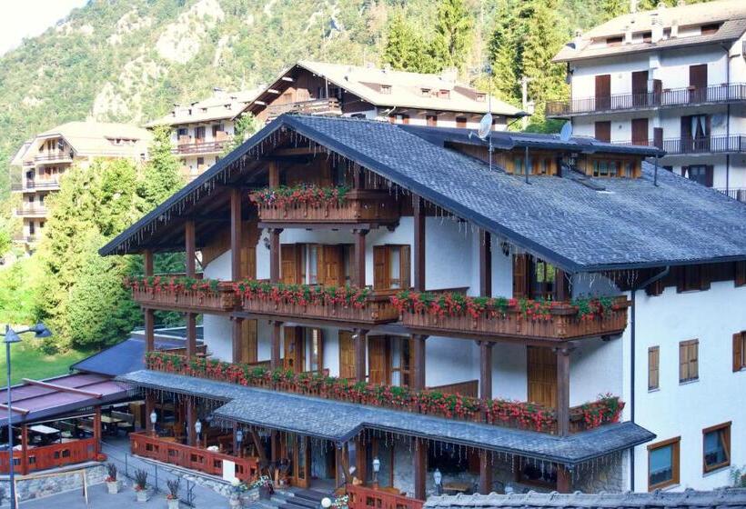 בית מלון כפרי Le Pinete