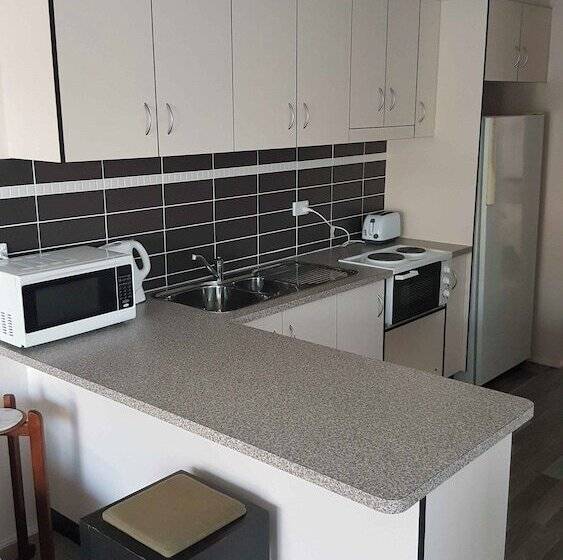 אתר נופש Browns Rocks Caravan Park