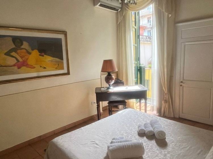 تختخواب و صبحانه Maison Barriera Luxury Suites Salerno City Center