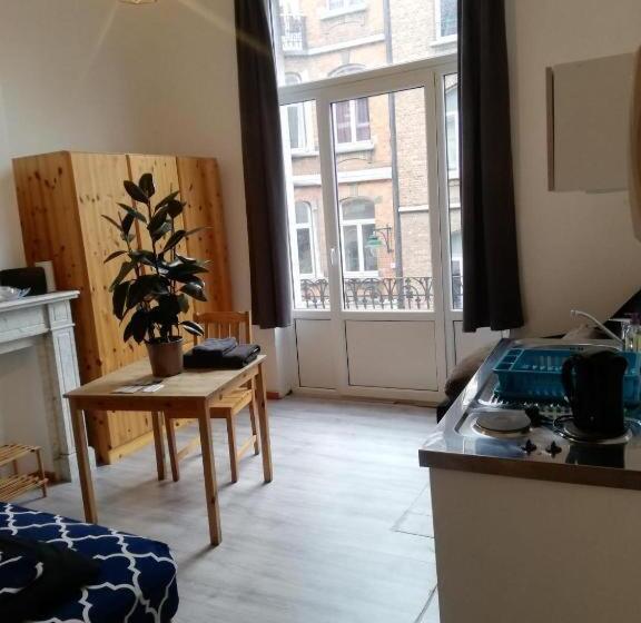 European District Hostel