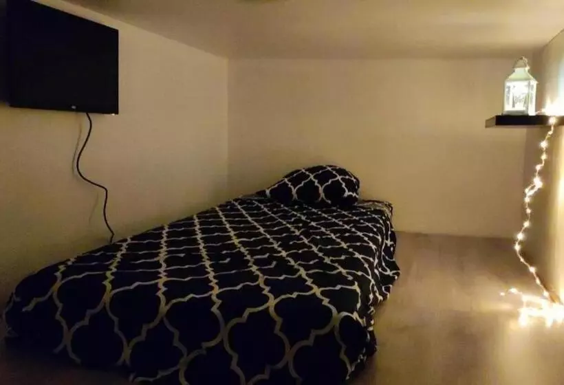 European District Hostel