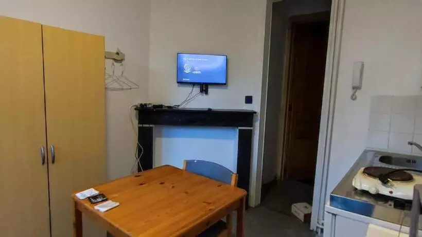 European District Hostel