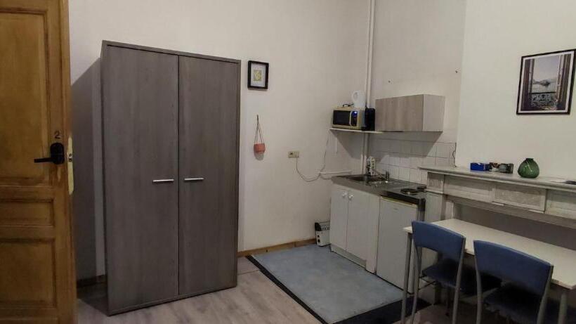 European District Hostel