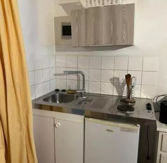 European District Hostel