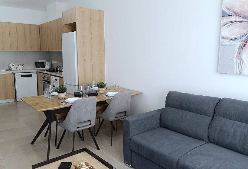 Larvella Estia Luxury Suites