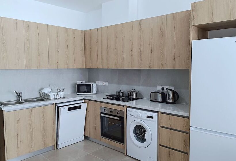 Larvella Estia Luxury Suites