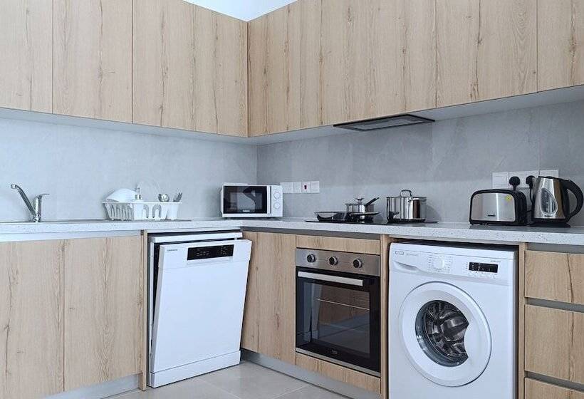 Larvella Estia Luxury Suites