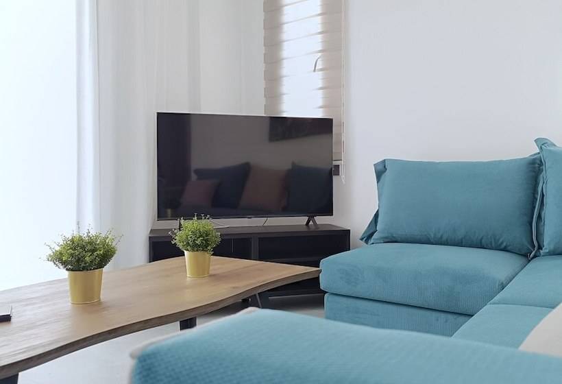 Larvella Estia Luxury Suites