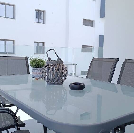 Larvella Estia Luxury Suites