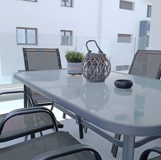 Larvella Estia Luxury Suites