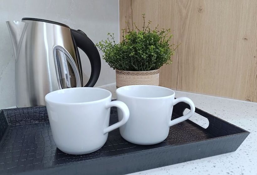 Larvella Estia Luxury Suites