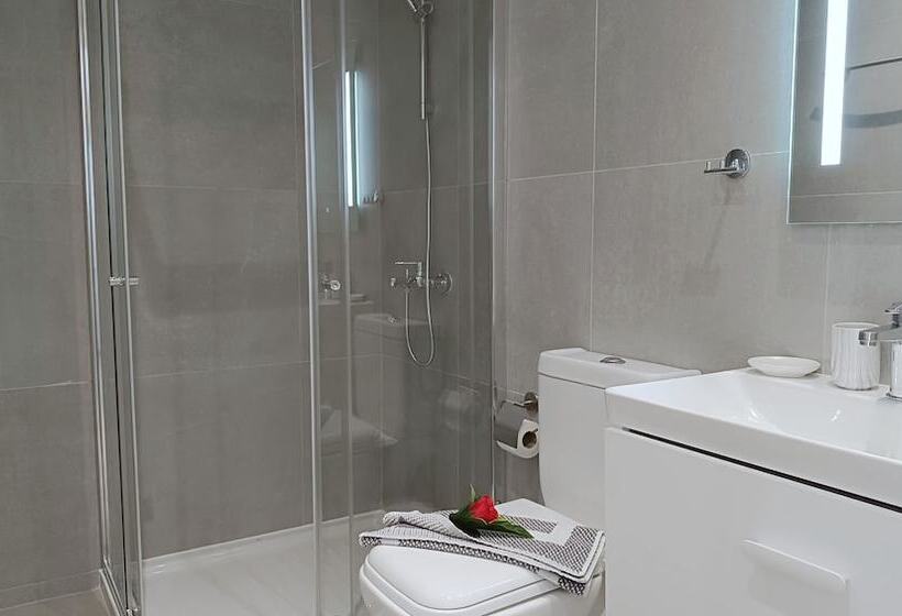 Larvella Estia Luxury Suites