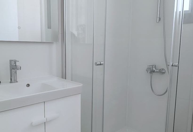 Larvella Estia Luxury Suites