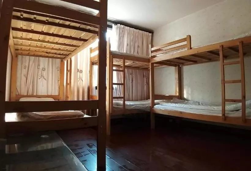 Makerhouse Hostel