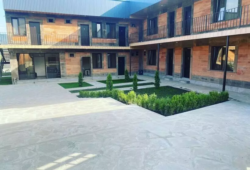 Majatalo Gyulagarak Guest House