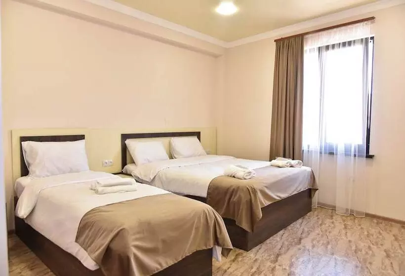 Majatalo Gyulagarak Guest House