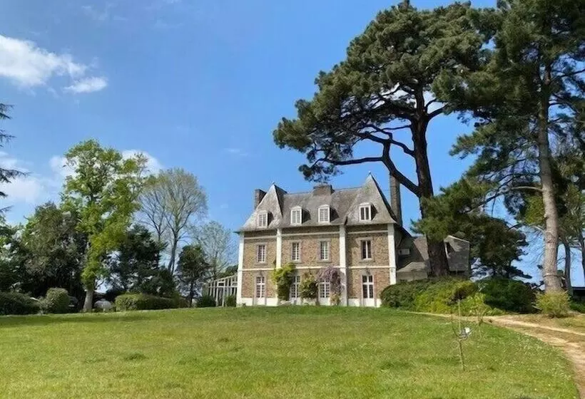 Aamiaismajoitus (B&B) Villa Haute Guais, Maison Et Table D Hôtes Vue Mer