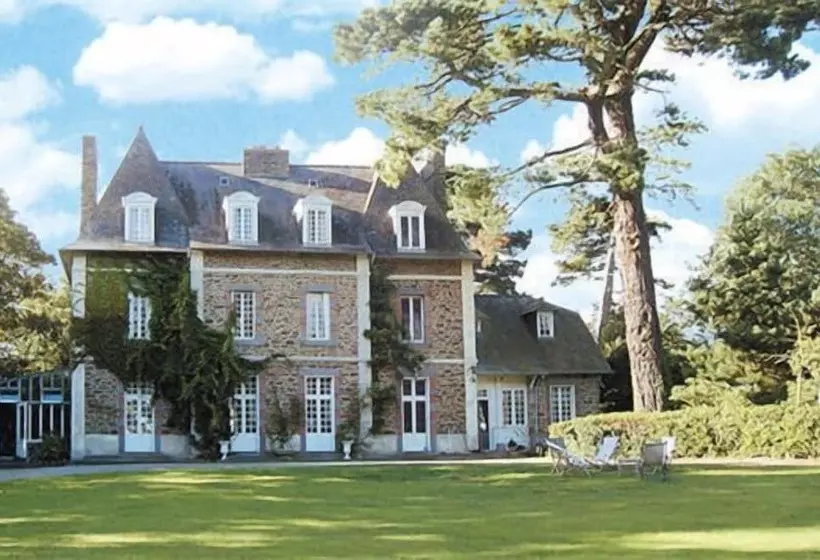 Aamiaismajoitus (B&B) Villa Haute Guais, Maison Et Table D Hôtes Vue Mer