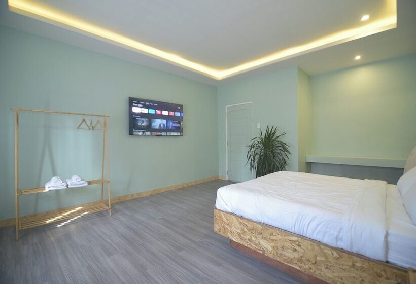 Mosaic Liwliwa Hotel Near Beach