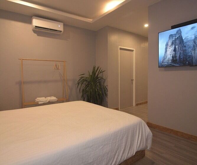 Mosaic Liwliwa Hotel Near Beach