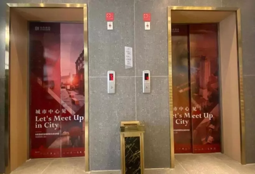 Borrman Hotel Korla Peacock River