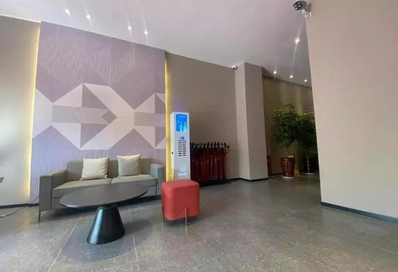 Borrman Hotel Korla Peacock River