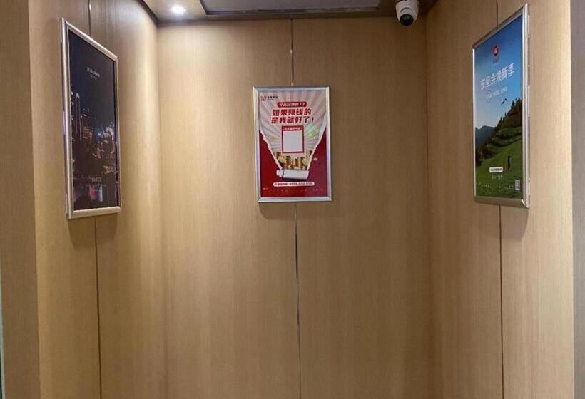 Borrman Hotel Korla Peacock River