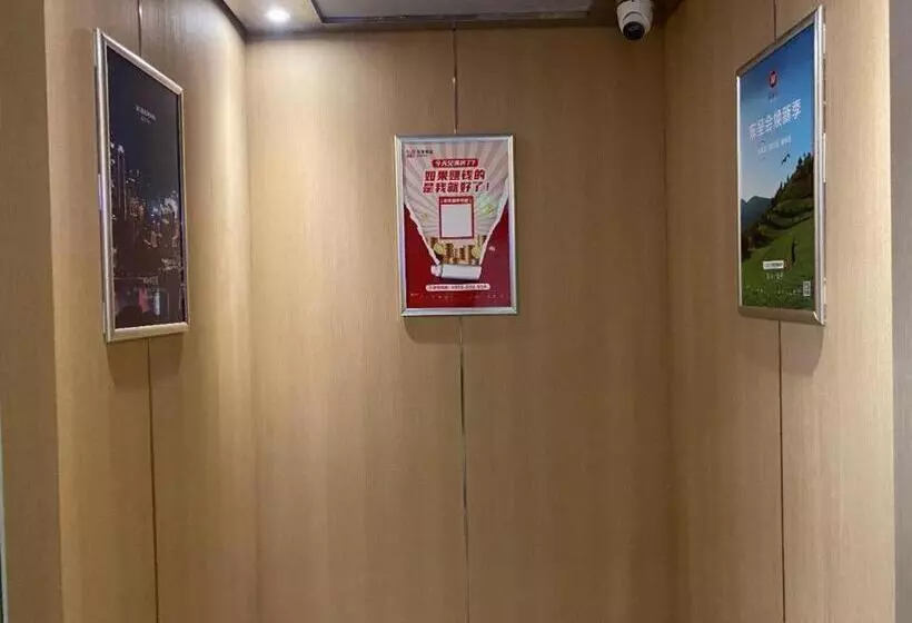 Borrman Hotel Korla Peacock River