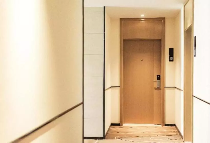 Hotelli City Comfort Inn Luohe Huanghe Plaza