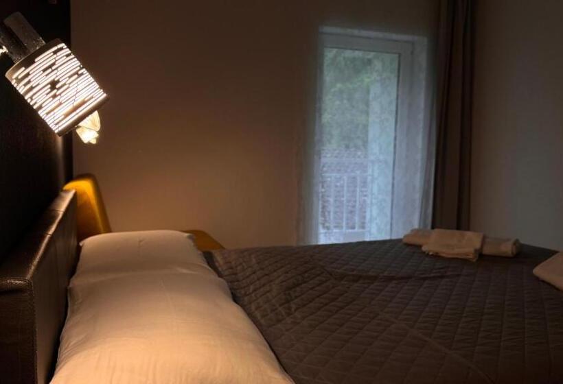 Hotel Rest And Restaurant In Roveredo