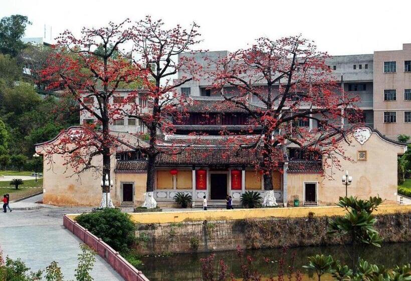 בית מלון כפרי Tomeet