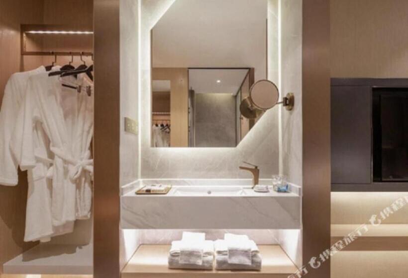 Zmax Hotels Shenzhen Lianhuacun Metro Station