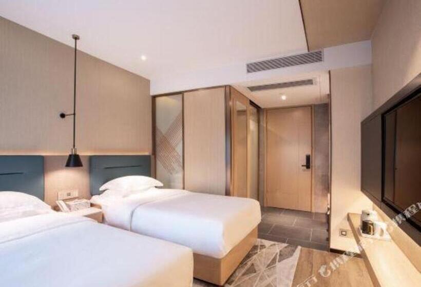 Zmax Hotels Shenzhen Lianhuacun Metro Station