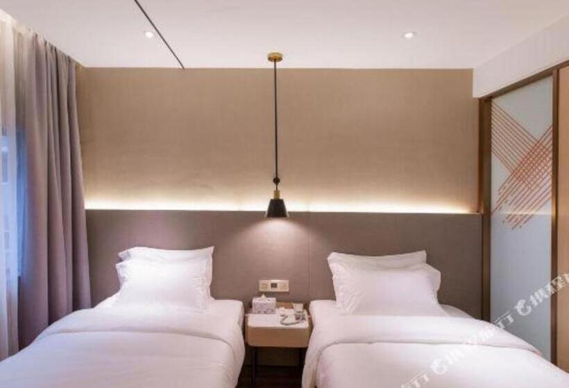 Zmax Hotels Shenzhen Lianhuacun Metro Station