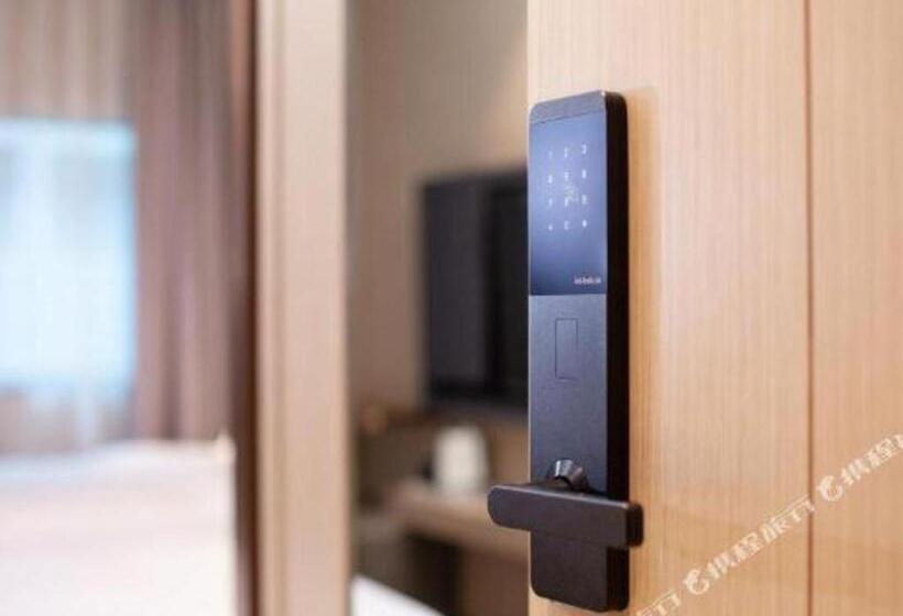 Zmax Hotels Shenzhen Lianhuacun Metro Station