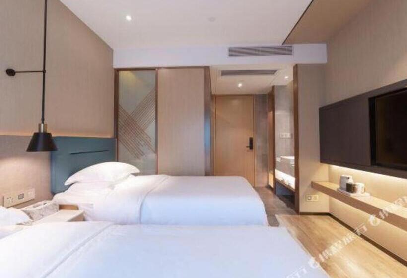 Zmax Hotels Shenzhen Lianhuacun Metro Station