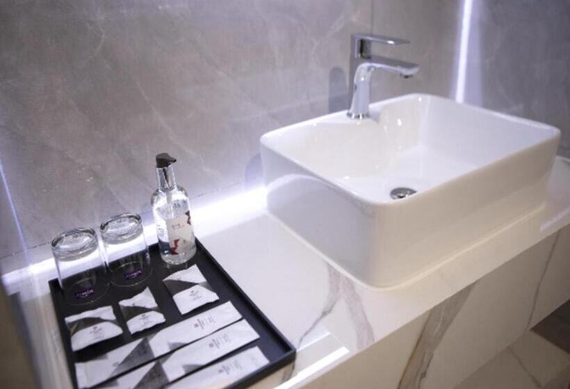 Borrman Hotel Pingyi Beifang Shicaicheng Mingde Road