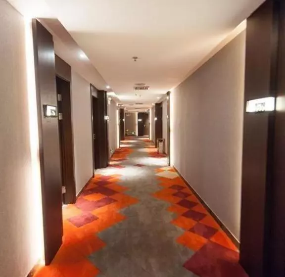 Borrman Hotel Zhongshan Henglan Xiyong