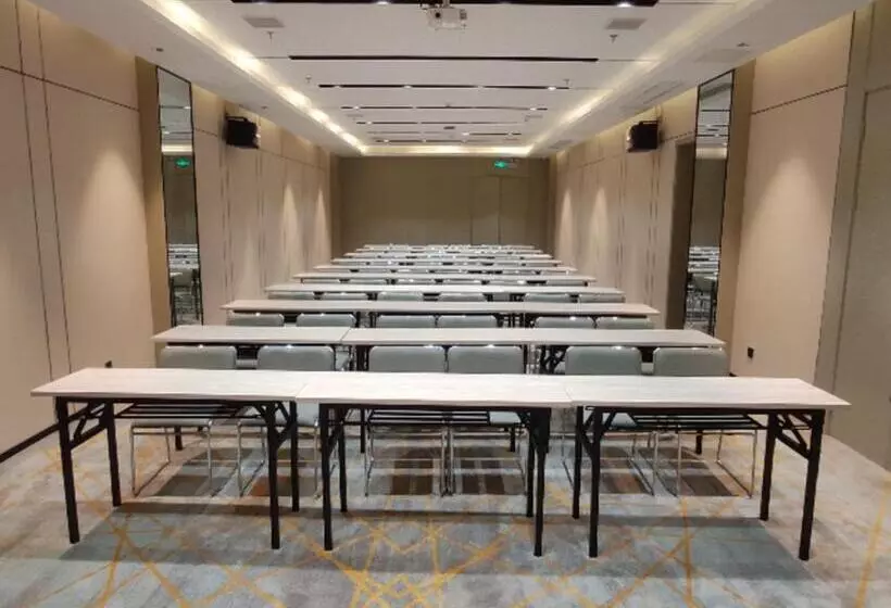 Echarm Hotel Fengcheng Fengshui Lake