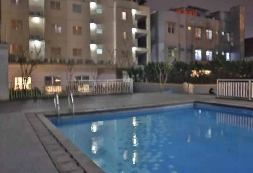 ホテル Buka Room Apartemen Bogor Valley