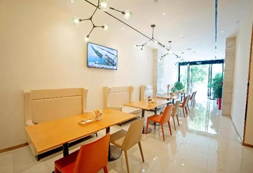 Hotelli City Comfort Inn Ezhou Huahu Airport High Speed Railway Station