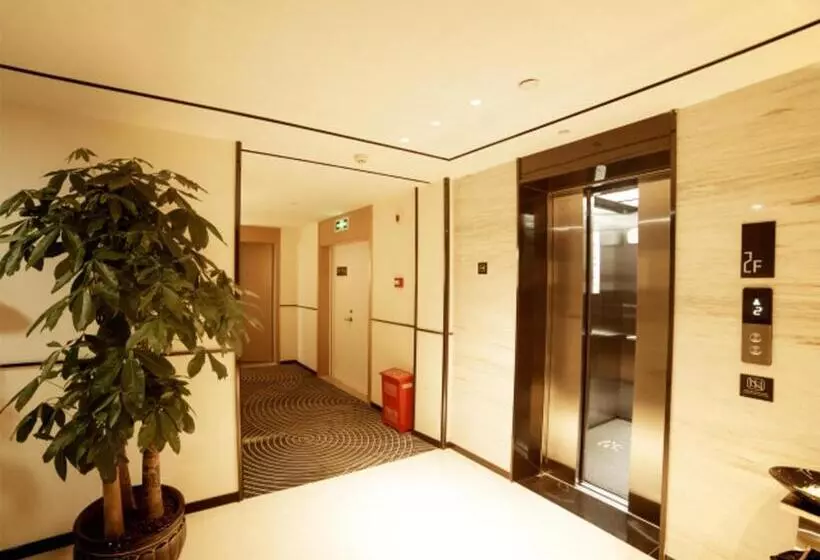 Hotelli City Comfort Inn Ezhou Huahu Airport High Speed Railway Station